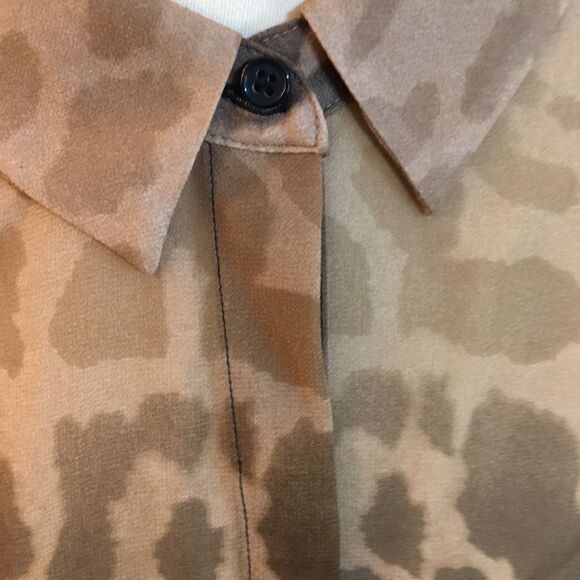 Lane Bryant NWT Animal Print Button Down Blouse Size 14/16 - Picture 5 of 10